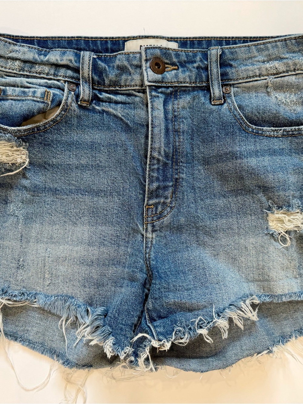 Women’s Pistola Cut-Off Sorts Sz 26